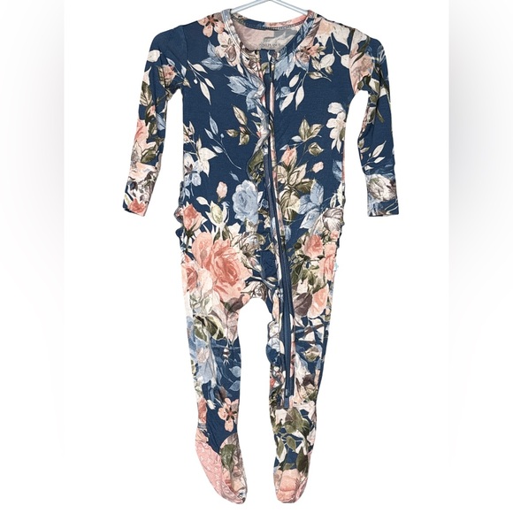 Posh Peanut & More 5 piece Bamboo Onesie Set 3-6M - Picture 14 of 16